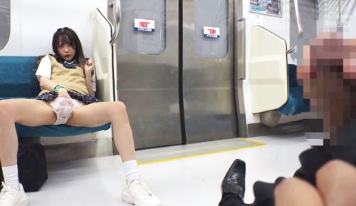 変態発情JKが電車の中でパンツ見せてきたぁぁ♡女の子がオナり始めたからワイもちんぽシコり申す！「こっち来て♡」もうセックスしちゃお♡
